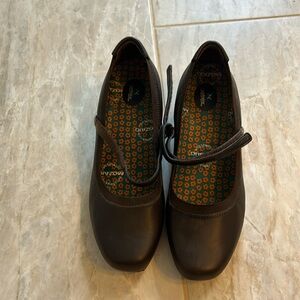 Aetrex Mary Jane style wedge heel shoe